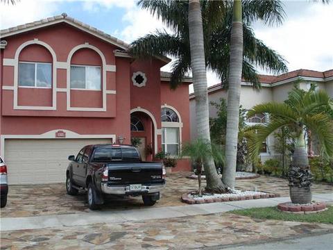 Undisclosed, Miami, FL 33193 photo 1