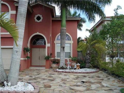 Undisclosed, Miami, FL 33193 photo 2