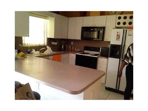 Undisclosed, Kendall, FL 33177 photo 10