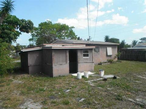 2575 NE 13 Ave, Pompano Beach, FL 33064 photo 4