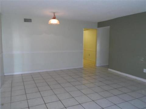 370 E Laurel Dr #4E, Margate, FL 33063 photo 3