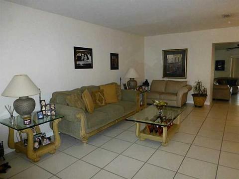 Undisclosed, Miami, FL 33155 photo 2