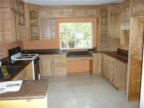 1440 W 4 Ln, Hialeah, FL 33010 photo 4