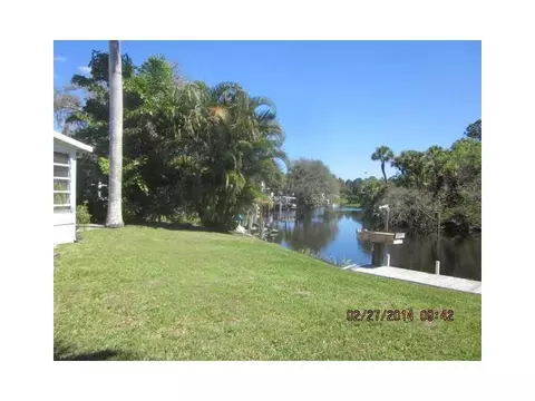 7911 SE Paradise Dr, Stuart, FL 34997 photo 5