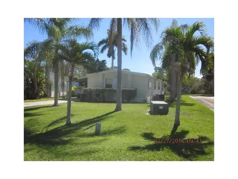 7911 SE Paradise Dr, Stuart, FL 34997 photo 2