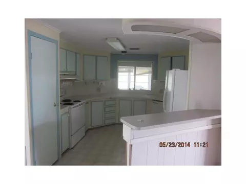 7911 SE Paradise Dr, Stuart, FL 34997 photo 4