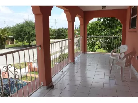 870 E 19 St, Hialeah, FL 33013 photo 5