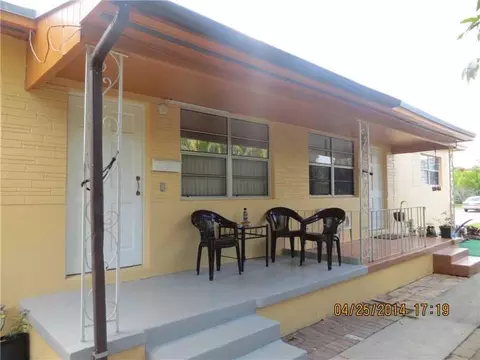 464 E 24 St, Hialeah, FL 33013 photo 1