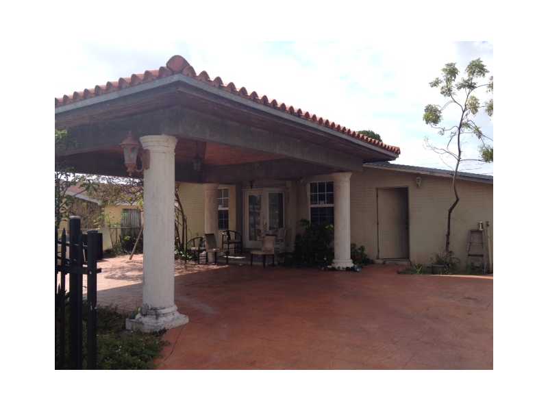 242 E 37 St, Hialeah, FL 33013 photo 1