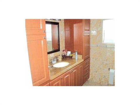 Undisclosed, Hialeah, FL 33013 photo 8