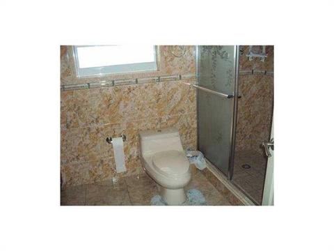Undisclosed, Hialeah, FL 33013 photo 9