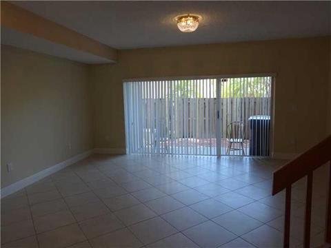 Undisclosed, Miami, FL 33186 photo 4