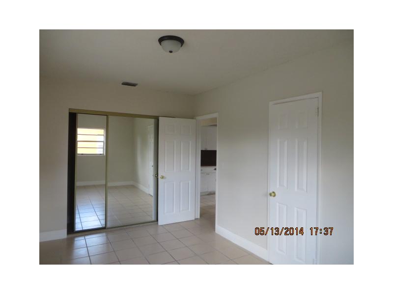 571 E 60 St, Hialeah, FL 33013 photo 7