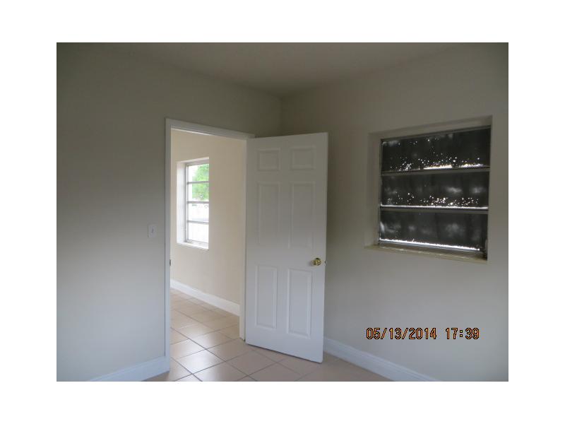 571 E 60 St, Hialeah, FL 33013 photo 10