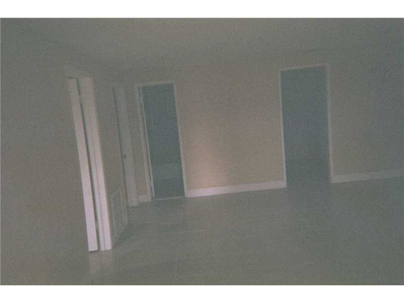 458 E 40 St, Hialeah, FL 33013 photo 4