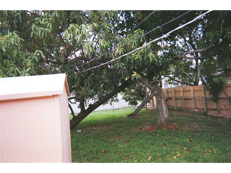 458 E 40 St, Hialeah, FL 33013 photo 3