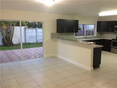 Undisclosed, Miami, FL 33184 photo 12