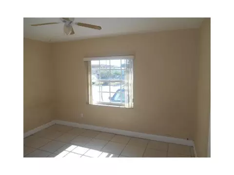 93 28 St, Hialeah, FL 33010 photo 5