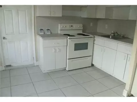 93 28 St, Hialeah, FL 33010 photo 9