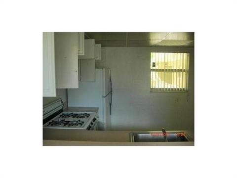 18101 NW 68 Ave #E-201, Hialeah, FL 33015 photo 12