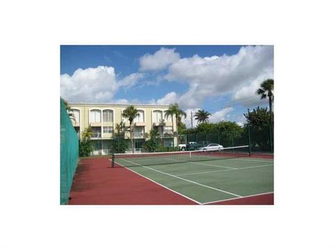 18101 NW 68 Ave #E-201, Hialeah, FL 33015 photo 2