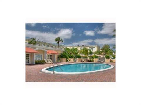 18101 NW 68 Ave #E-201, Hialeah, FL 33015 photo 3
