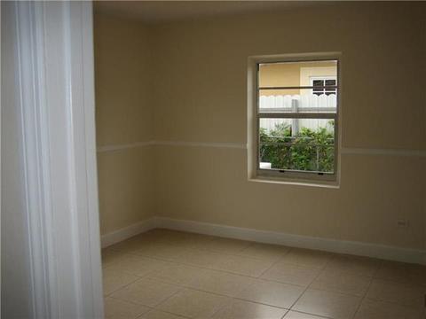 611 E 17 St, Hialeah, FL 33010 photo 7