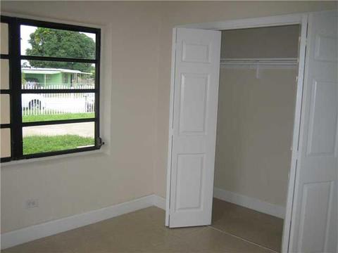 611 E 17 St, Hialeah, FL 33010 photo 9