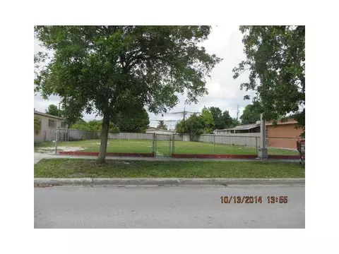 833 W 33 St, Hialeah, FL 33012 photo 1