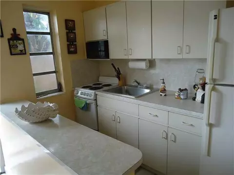58 W 30 St, Hialeah, FL 33012 photo 9
