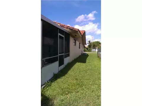 1304 38 Pl, Hialeah, FL 33012 photo 14