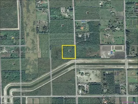 13 6, Miami, FL 33196 photo 1