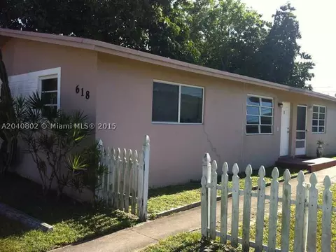 618 W 30 St, Hialeah, FL 33012 photo 1