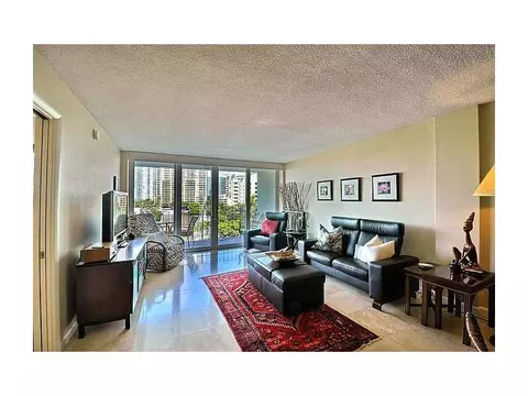 474 E 31 St, Hialeah, FL 33013 photo 1