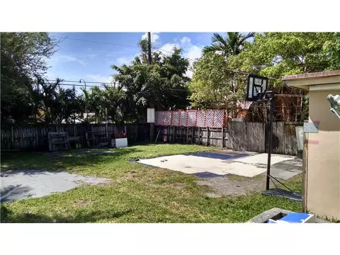 20 E 13 St, Hialeah, FL 33010 photo 8