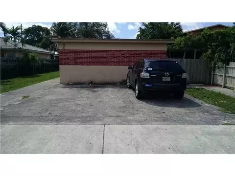 20 E 13 St, Hialeah, FL 33010 photo 2