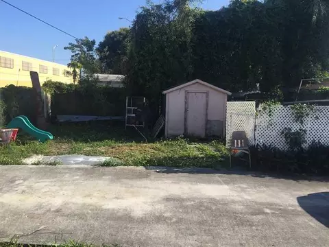 997 SE 4 St, Hialeah, FL 33010 photo 4