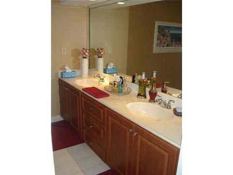 8284 Dundee Te #8284, Miami Lakes, FL 33016 photo 23