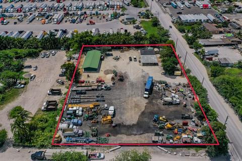 15721 NW 122 Ave, Miami, FL 33018