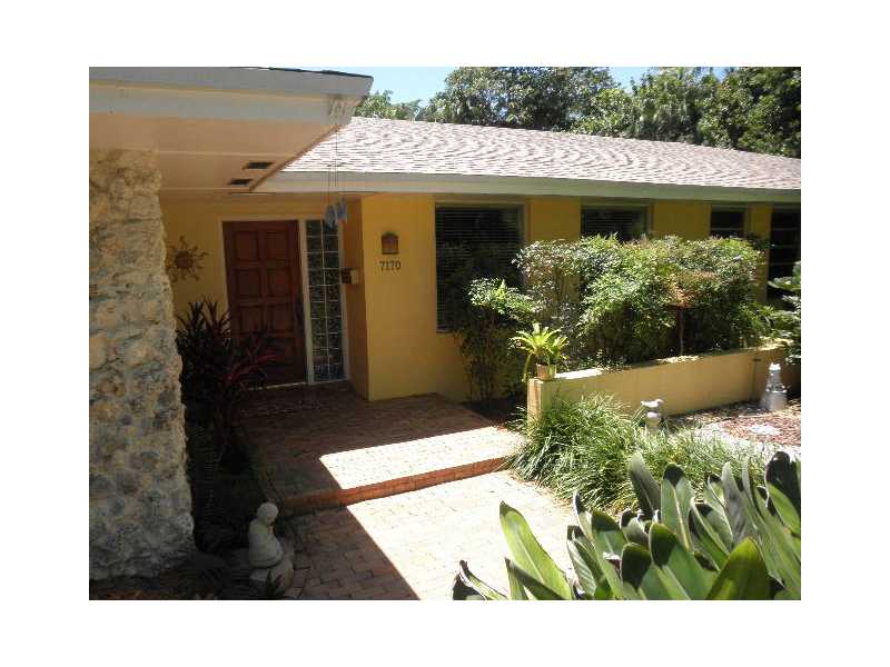7170 SW 116 Te, Miami, FL 33156 photo 1