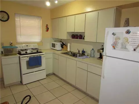 323 E 14 St, Hialeah, FL 33010 photo 2