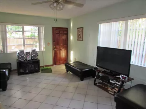 323 E 14 St, Hialeah, FL 33010 photo 13