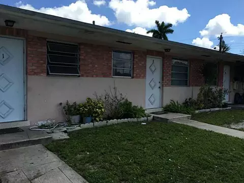 302 E 21 St, Hialeah, FL 33010 photo 1