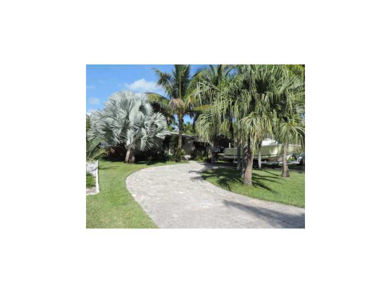 1215 Buchanan St, Hollywood, FL 33019 photo 1