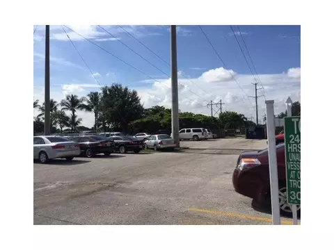 1530 W 68 St, Hialeah, FL 33014 photo 5