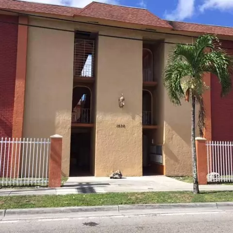 1530 W 68 St, Hialeah, FL 33014 photo 1