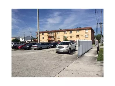1530 W 68 St, Hialeah, FL 33014 photo 2