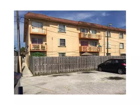 1530 W 68 St, Hialeah, FL 33014 photo 3