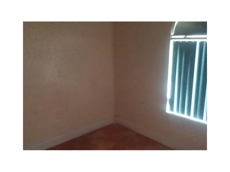 2687 W 69 Te, Hialeah, FL 33016 photo 4