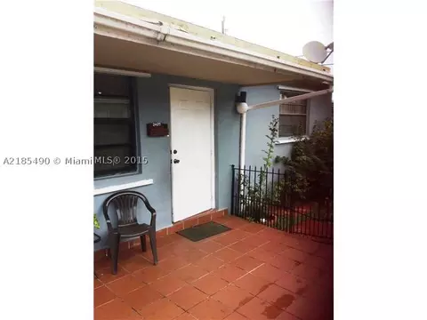 2405 W 9 Ln, Hialeah, FL 33010 photo 3